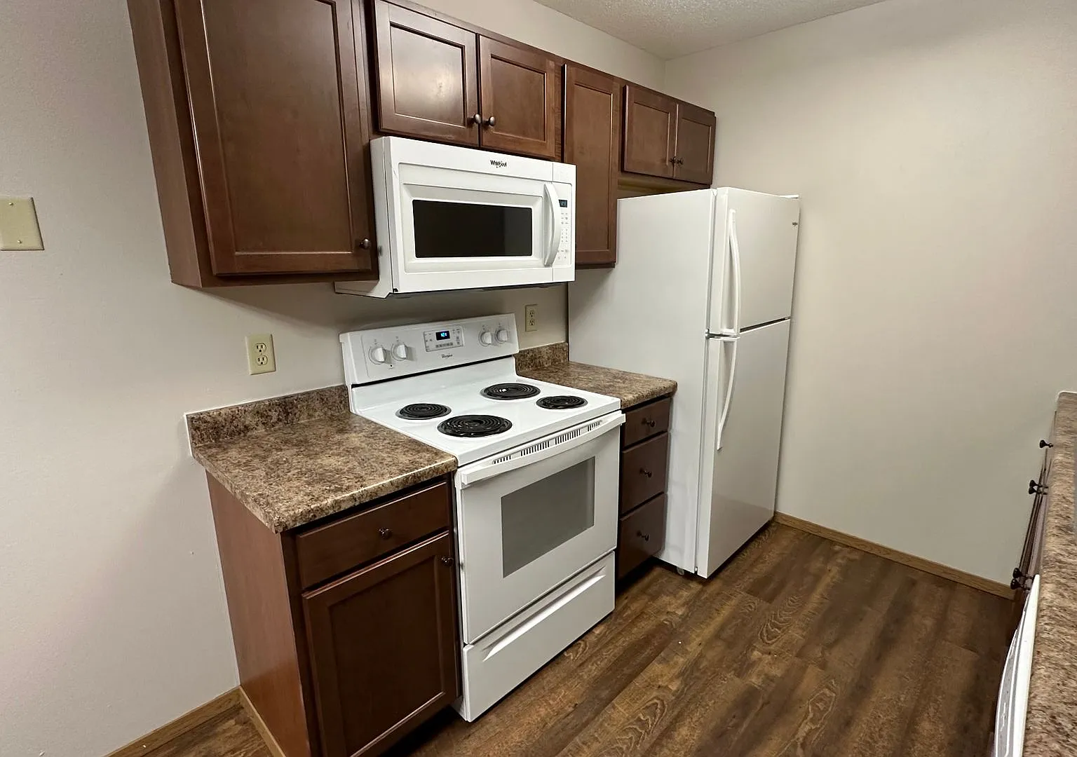 Chaplewood Apartments — Photo 3