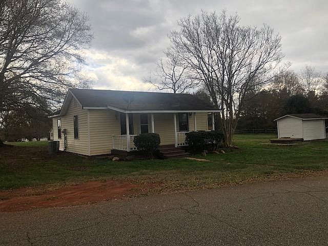 2nd image of 305 Ben Bonner Rd