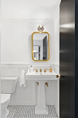 Sold by Compass | media 5