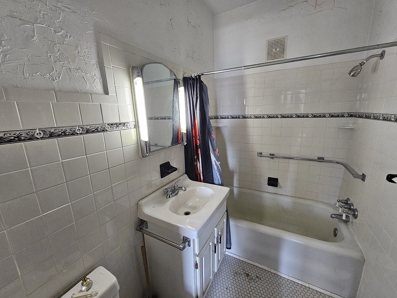 2 bed, 1000 sqft, $825 — Photo 3