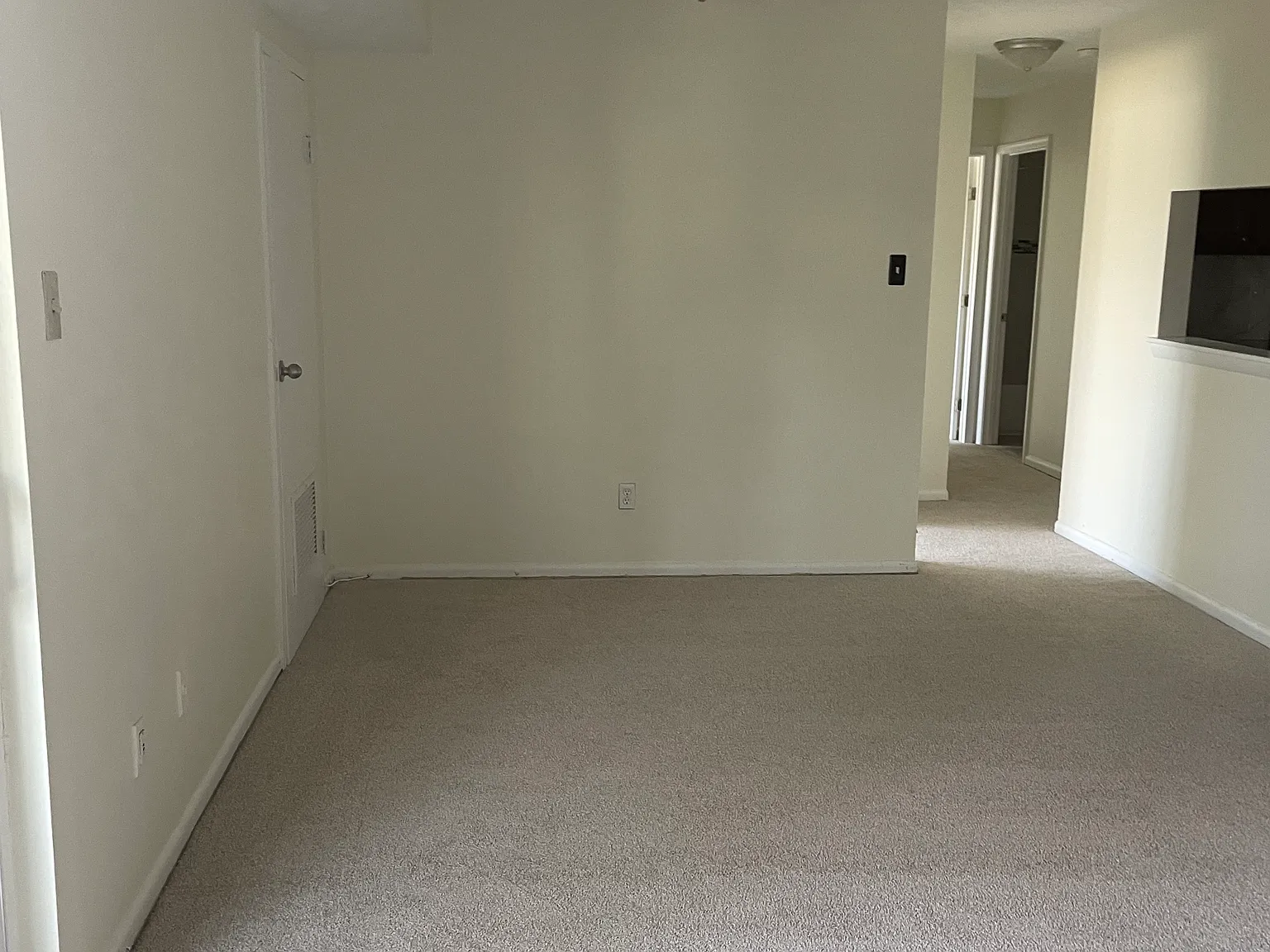 3 bed, 1033 sqft, $1,875 — Photo 4