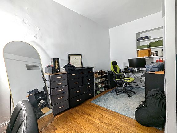 4th image of 340 W End Ave APT B