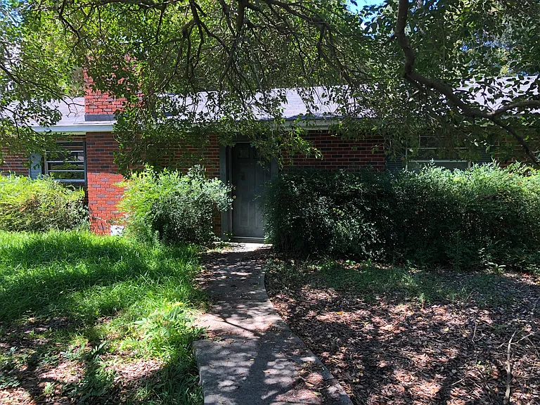 101 1/2 Catherine Ave — Photo 10