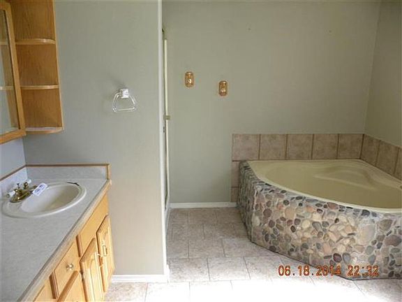 5th image of 925 Summerfield Dr
