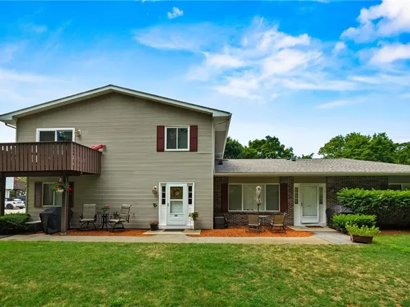 332 Chatham Cir, Warwick, RI 02886