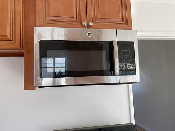 2nd image of 4158 W 126th St #B