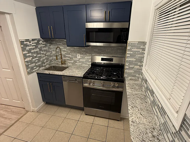 2048 N Darien St — Photo 8