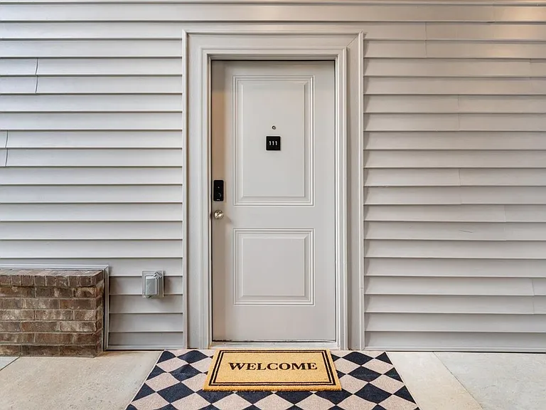 818 S Morningside Dr #411 — Photo 13