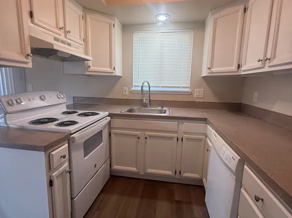 Central Park - The Oaks, 3331 NE 57th Ave #4, Vancouver, WA 98661