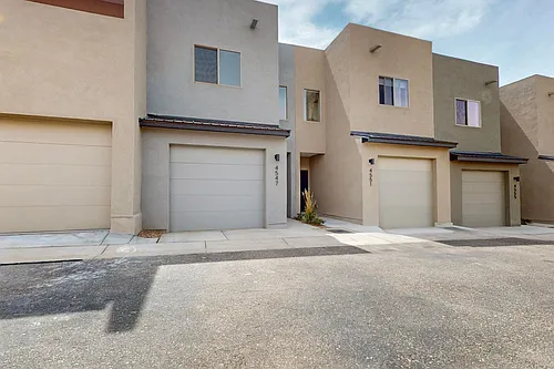 4547 Villa Loma Ln NE Photo 1