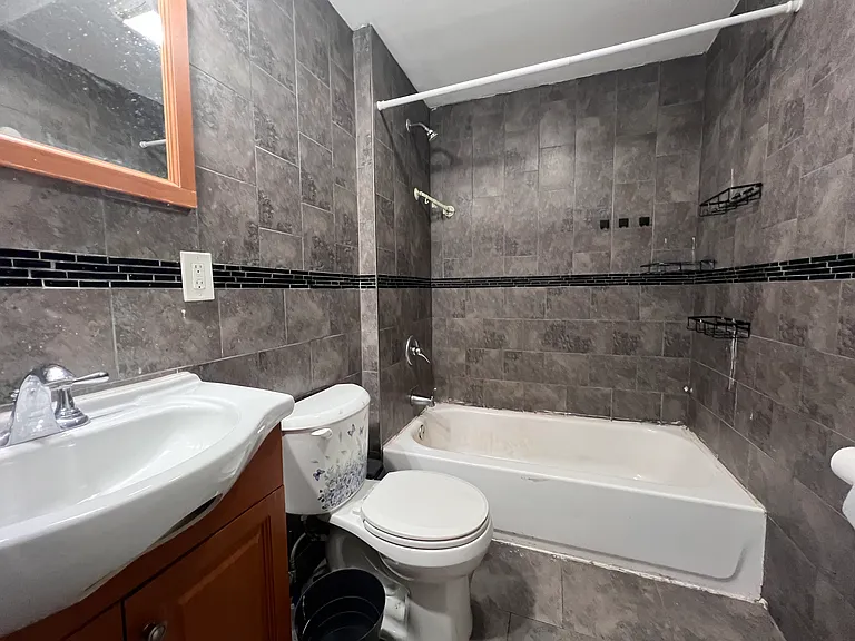 29 Alexander St #3 — Photo 13