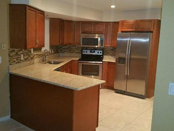 4th image of 1025 Windbrook Dr