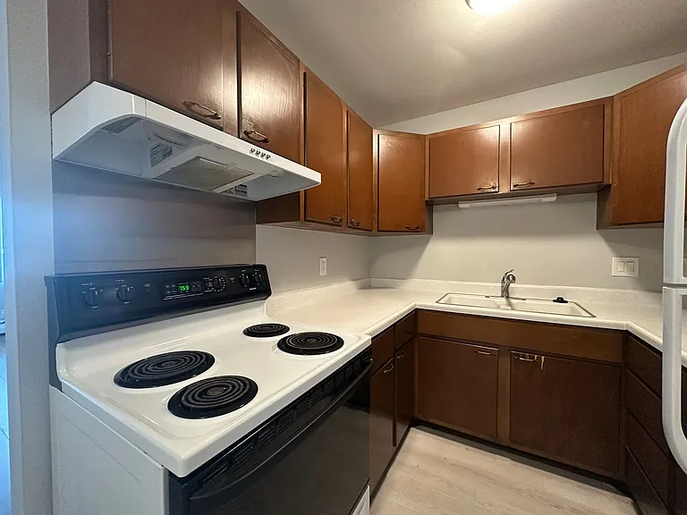 7440 Century Ave. — Photo 3