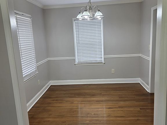 5th image of 1622 Venice Dr SE