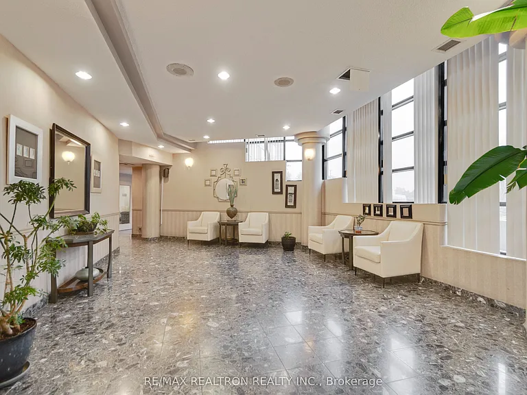 25 Trailwood Dr #2403 — Photo 4