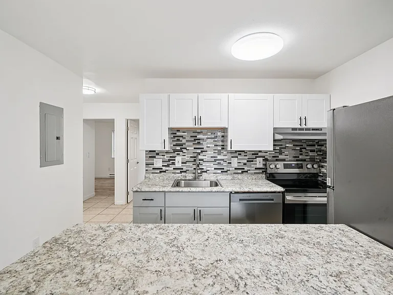 Images Columbia Apartments — Photo 34