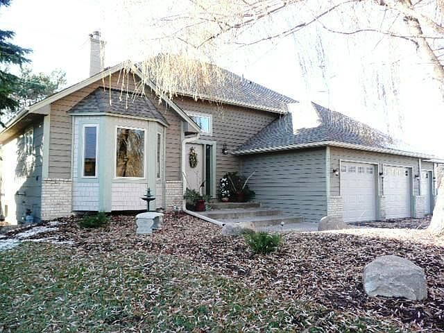 1st image of 12107 Edgewood Ct N