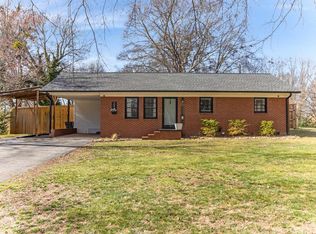 121 Hicks Dr, Inman, SC 29349