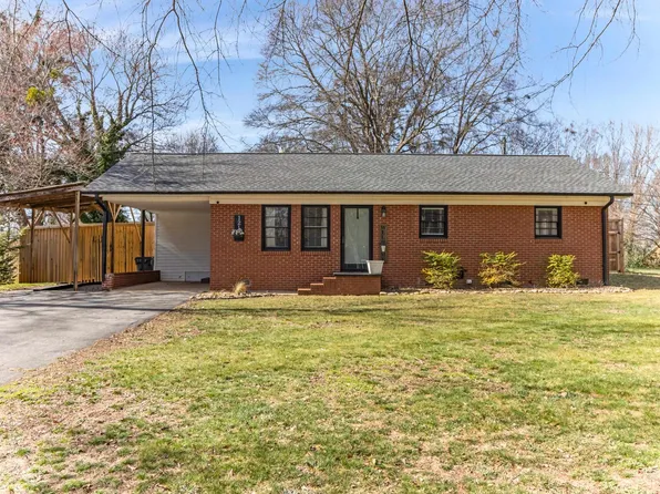 121 Hicks Dr, Inman, SC 29349