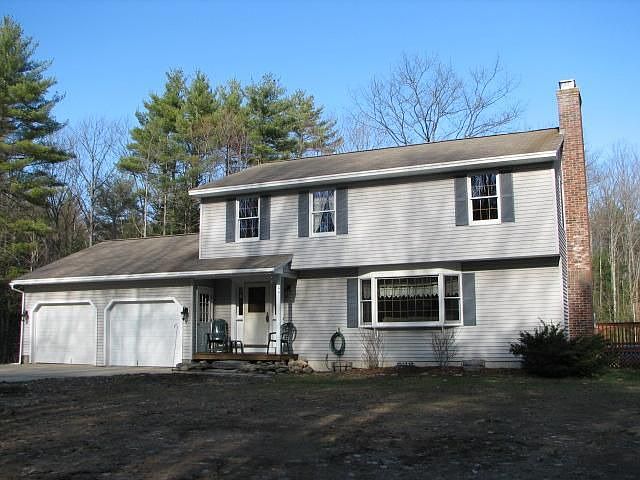 2nd image of 8 Rustic Ln