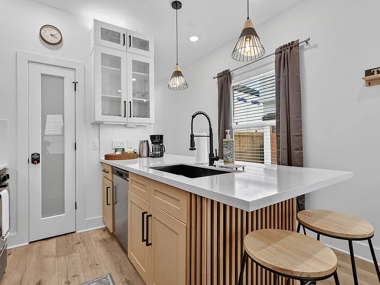 4609 Bricker St #C — Photo 6