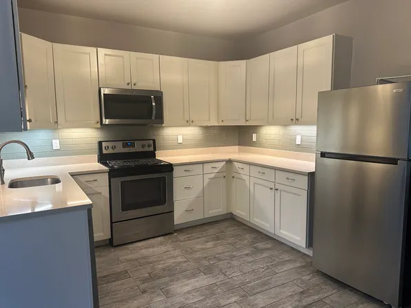 21 Wall St #1R, Foxboro, MA 02035