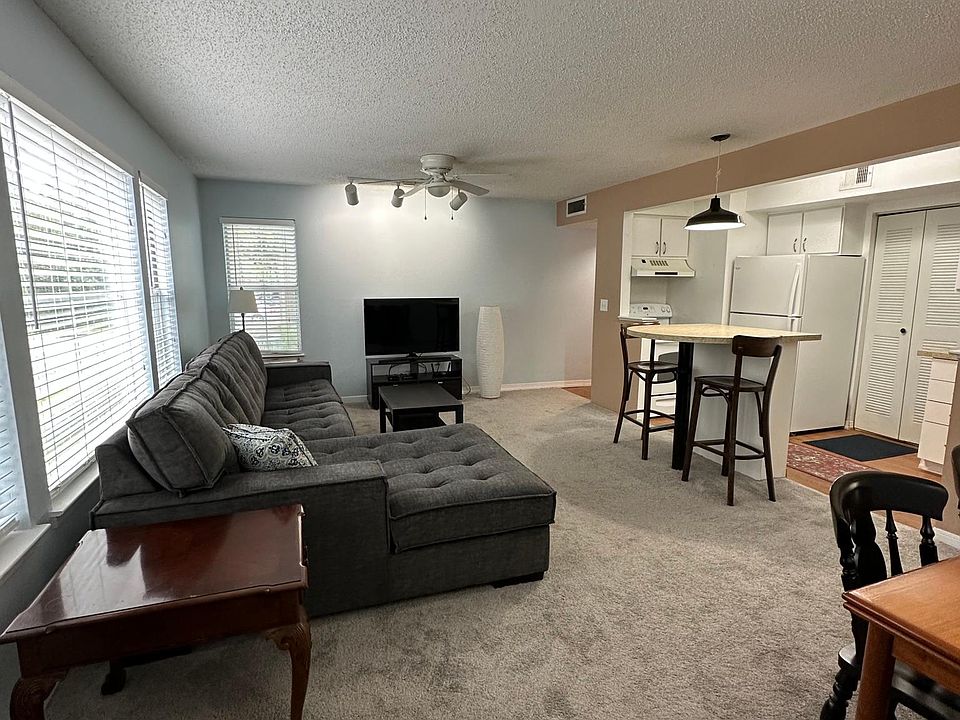 Open concept living, dining, kitchen