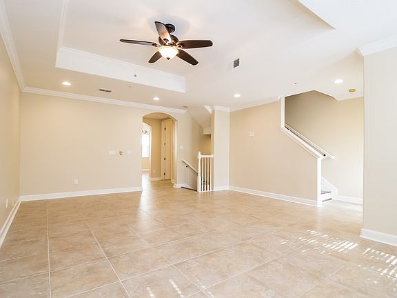 3rd image of 621 Pigeon Ln