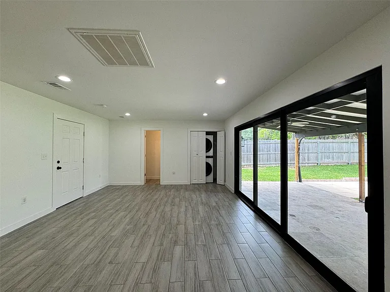 2500 Harrowden Dr — Photo 9