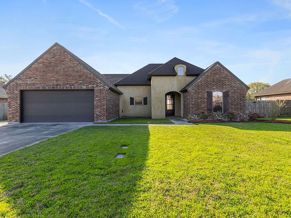 1st image of 1032 Live Oak Cir