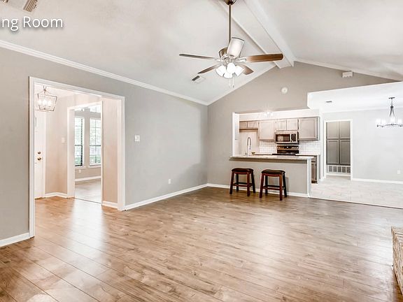 2nd image of 1917 Palace Dr