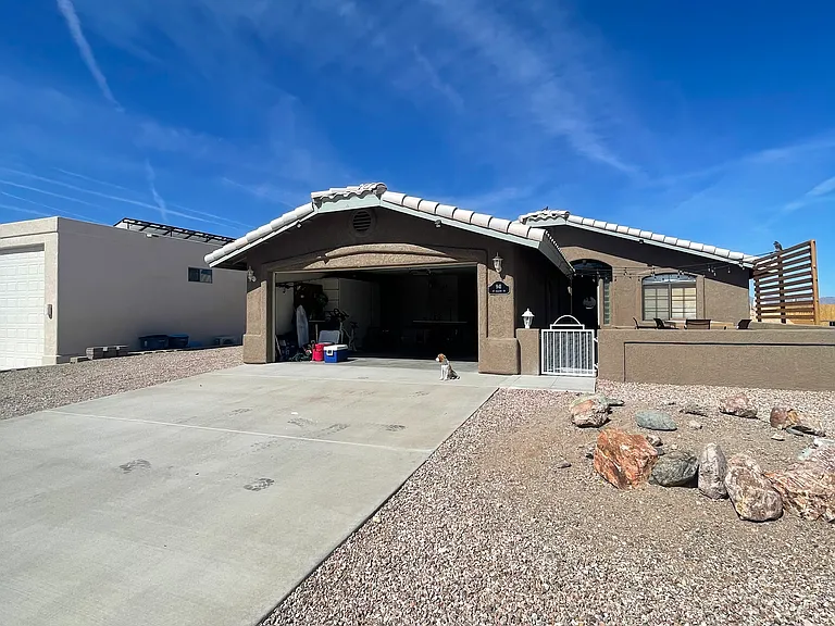 941 Saint Claire Dr — Photo 5