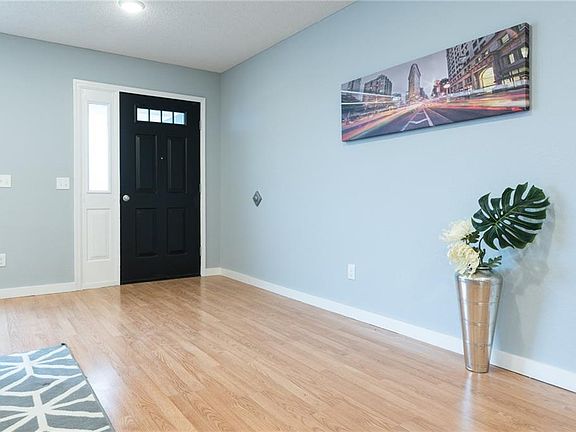 3rd image of 206 Jonathan Dr