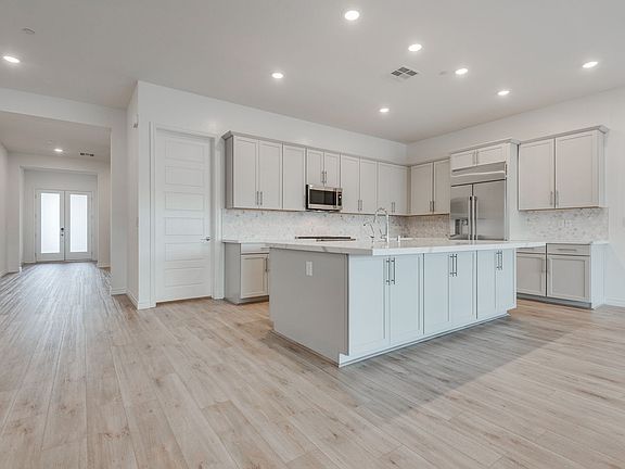 4th image of 12612 Heritage Heights Dr