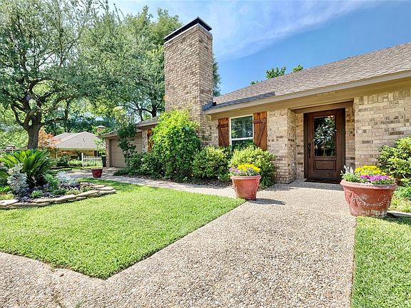 3rd image of 223 Grass Knoll Dr