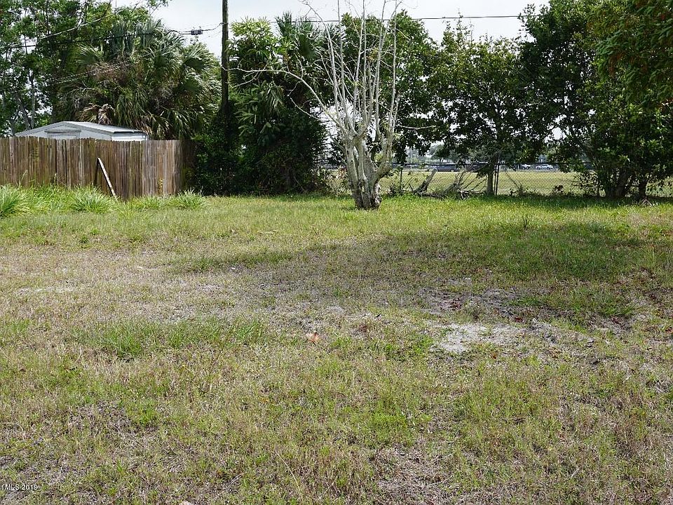 2nd image of 2721 Locksley Rd