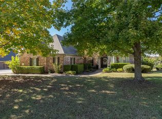 2125 N Hartford Dr, Fayetteville, AR 72701