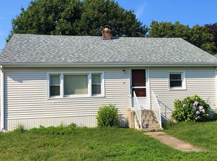 21 Vernstrom Rd, Narragansett, RI 02882