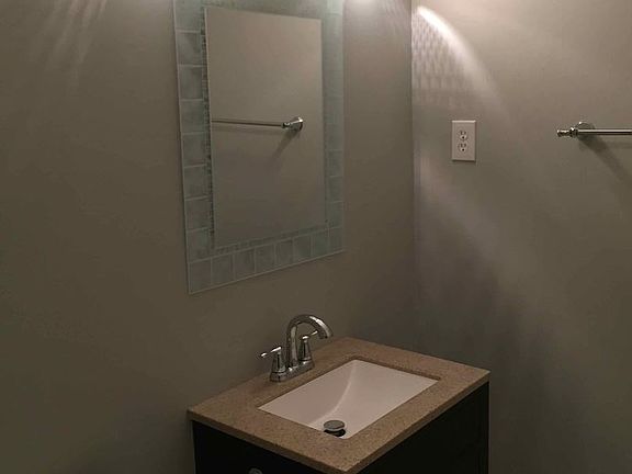 5th image of 1701 N Maplewood Ave #2