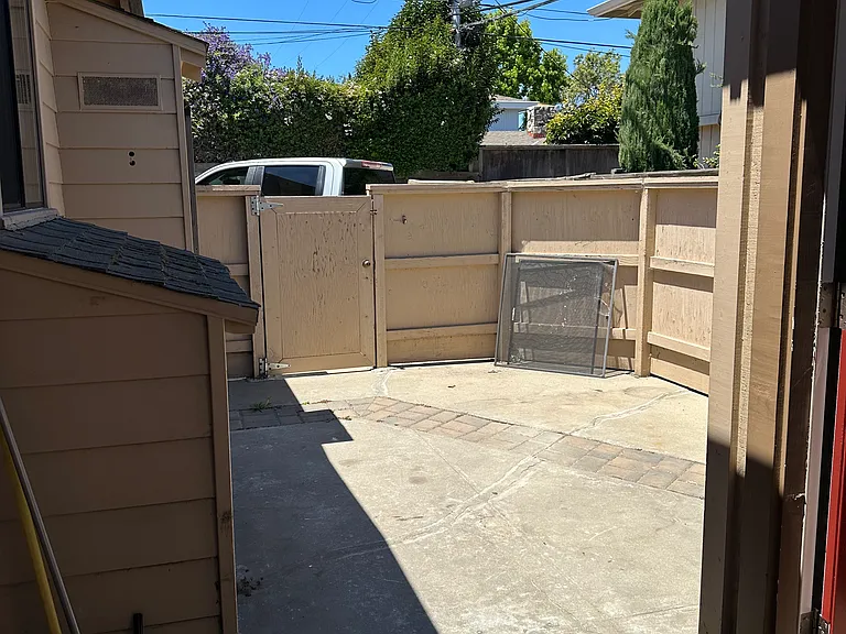 Iverson Cir — Photo 4