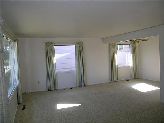 3rd image of 1246 McCarroll St