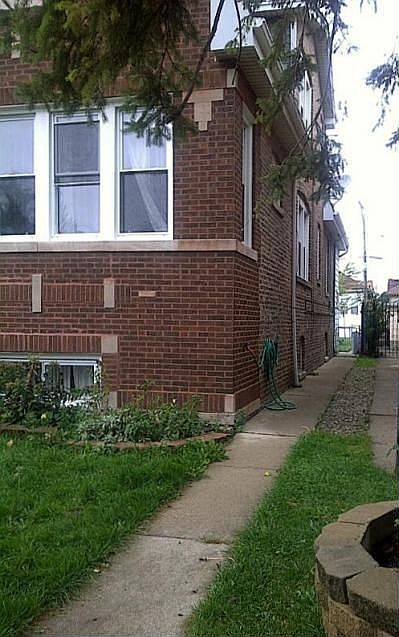 2nd image of 5218 W Nelson St