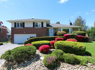 26 Roe St, Melville, NY 11747