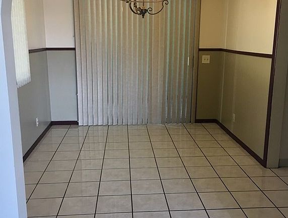 4th image of 1284 W Edgemont Dr