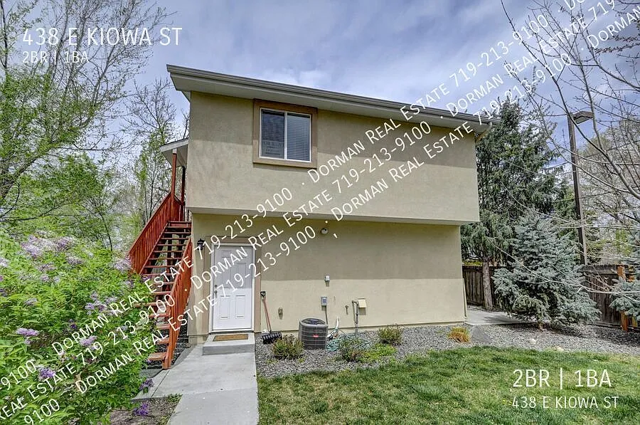$500 OFF the first month of rent! - Modern 2 Bedroom, 1 Bath Apartment w/ Air Conditioning Downtown! — Photo 4
