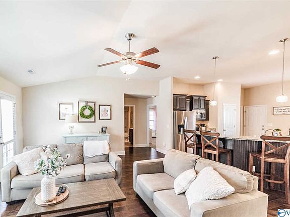 3rd image of 6809 Wintercrest Way SE