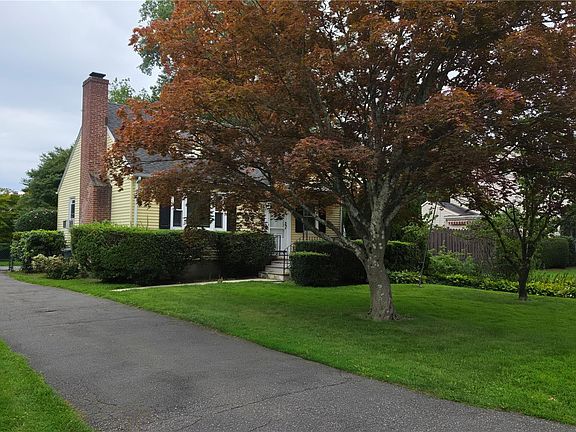 2nd image of 27 Haines Blvd
