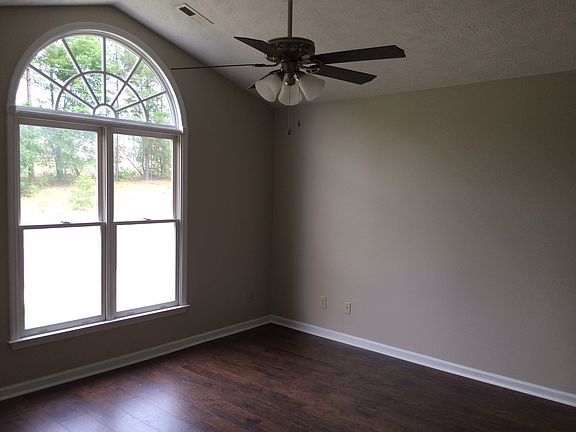 3rd image of 315 Eastwood Ave