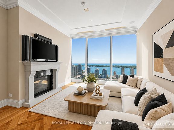 4th image of 183 Wellington St W #3405