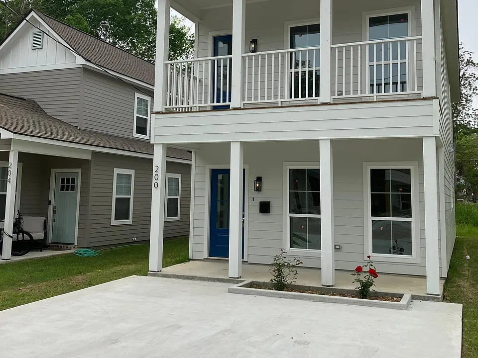 200 Evergreen Dr